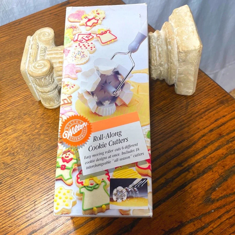 NEW Vintage 90s Wilton Roll-Along Cookie Cutters 18 Fun Shapes Baking Tool *READ
